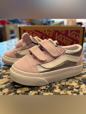 Vans Kids lavender Suede & Metallic Side Stripe Velcro Sneakers